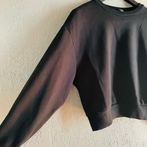 Women’s Wild Fable Crop Crewneck Size XL - Picture 2 of 4